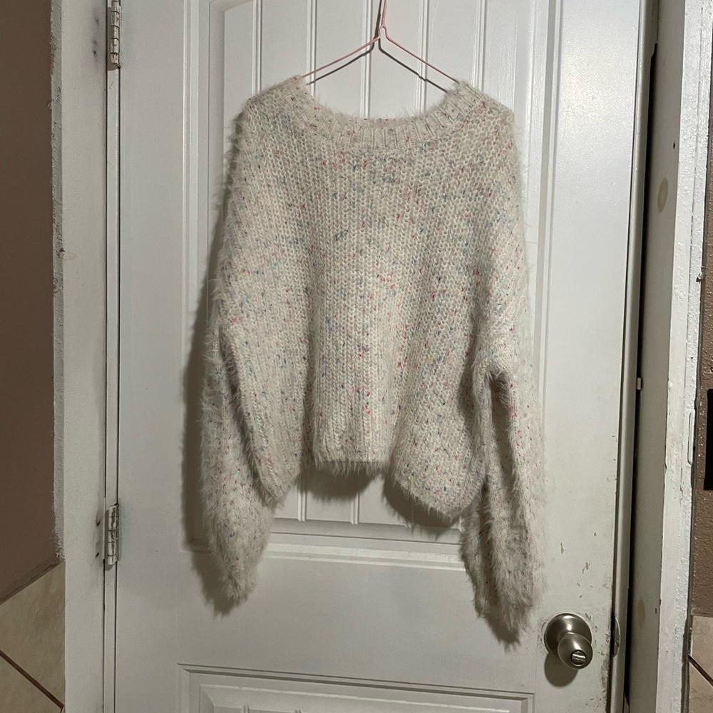 Forever 21 Oversize Cream Crew Neck Sweater with Plush Texture